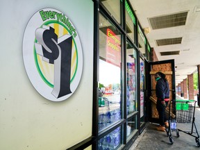 Dollar Tree boosts standard price point to US$1.25 by end of April